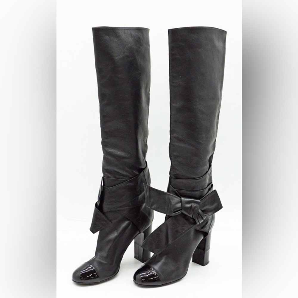 Authentic Chanel boots size 38EU/8US
